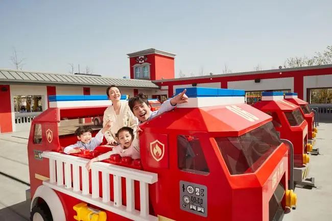 custom Resorts & HOAs outdoor playground equipment